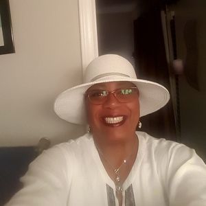 Meet your Posher, April